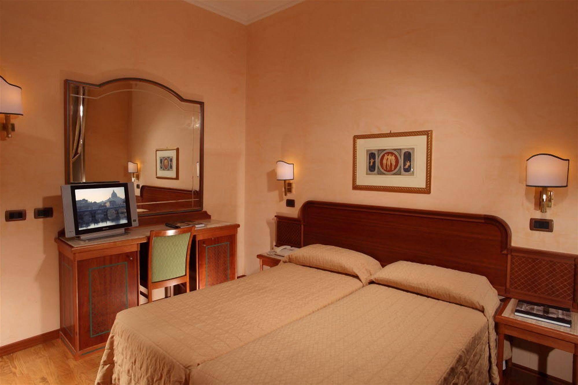 Hotel Regno Rome Bagian luar foto